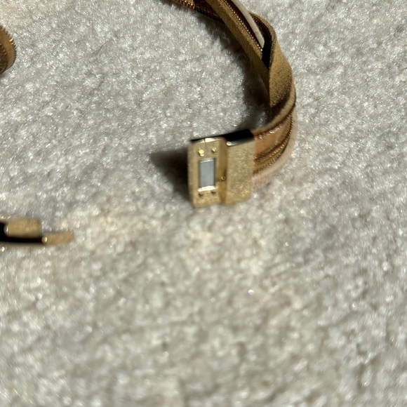 Bracelet or choker with magnetic closure. - Picture 2 of 3